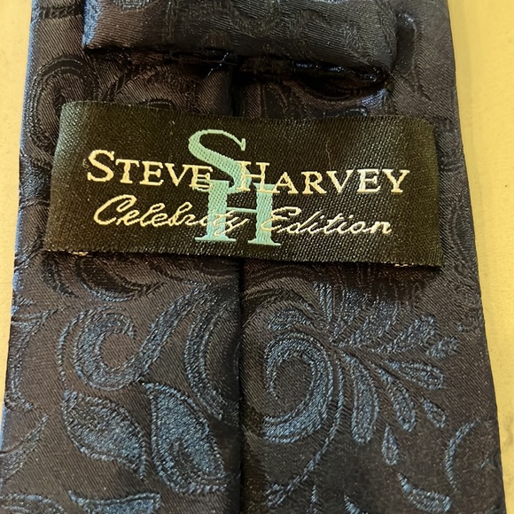 Steve Harvey Celebrity Edition Tie - Picture 5 of 5